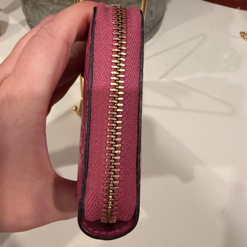 Gucci Wallet - Great Condition! 100% Authentic! - Picture 7 of 7